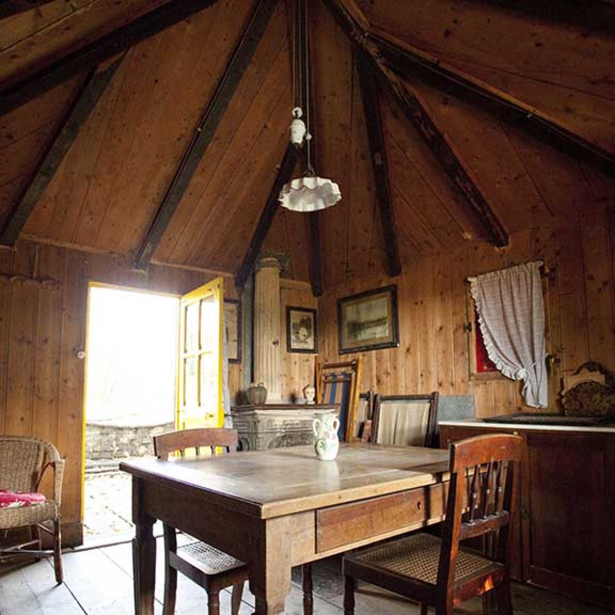 interno casetta rossa